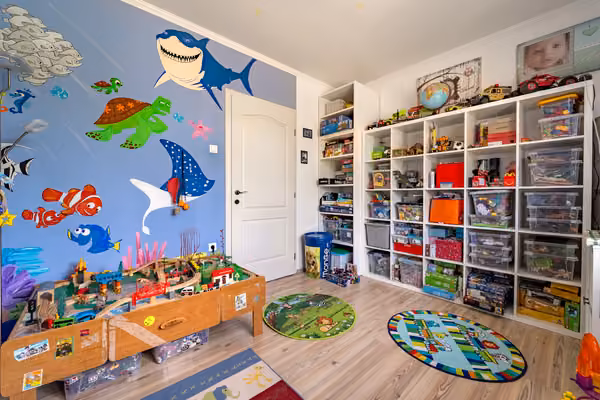 Mediterrán hangulat Csömör csendes utcájában – földszintes, wellness részleggel - Szoba - 11 m²-es szoba, gyerekszobának, dolgozószobának kiváló