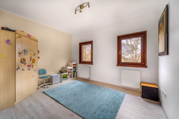 Dömösön, tágas, napfényes otthon parkosítot kerttel és prémium extrákkal - Szoba - 12.5 m² nagyságú