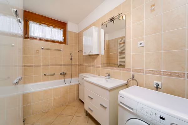 Marina part - Füdőszoba - Külön helyiségben található a wc